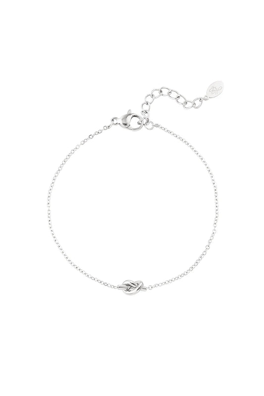 Elara Love Knot Bracelet