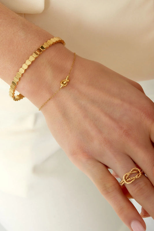 Elara Love Knot Bracelet