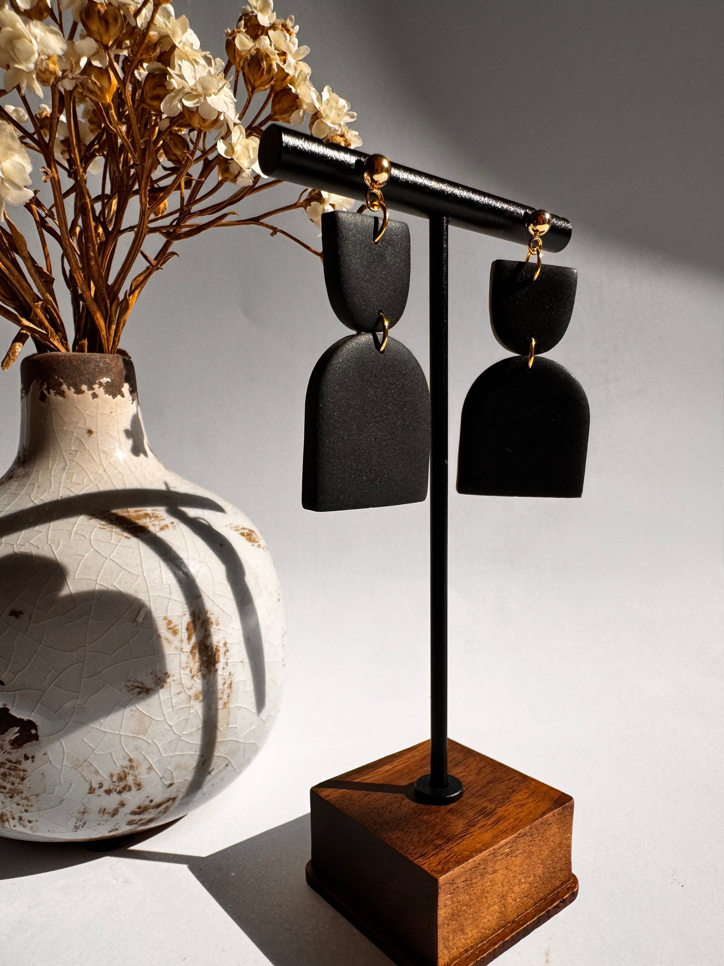 Annie Minimalist Clay Earrings - Black