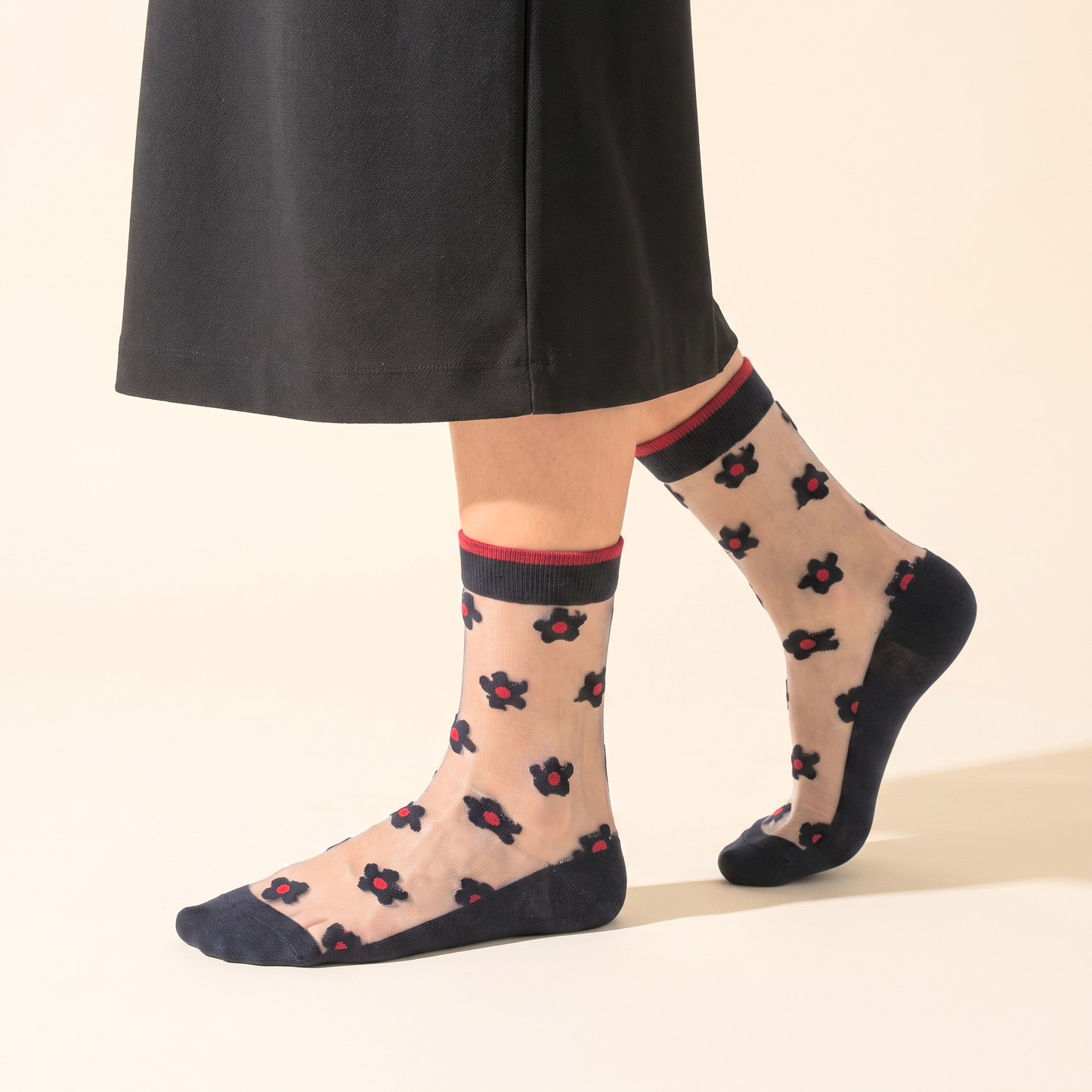 Daisy Sheer Socks